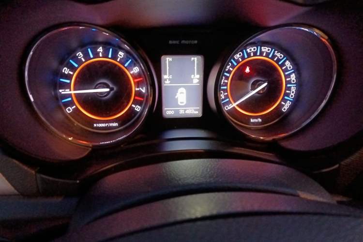 Used BAIC Senova X55 2016 1.5L Manual Comfort Version Odometer Close Up