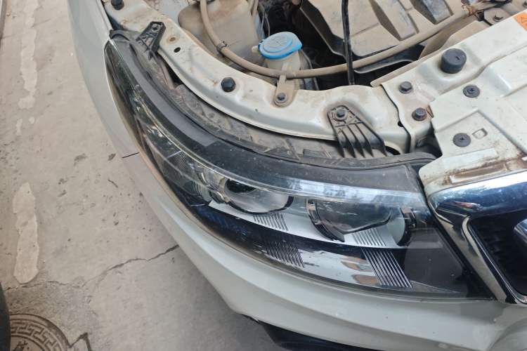 Used BAIC Senova X55 2016 1.5L Manual Comfort Version Right Front Headlight