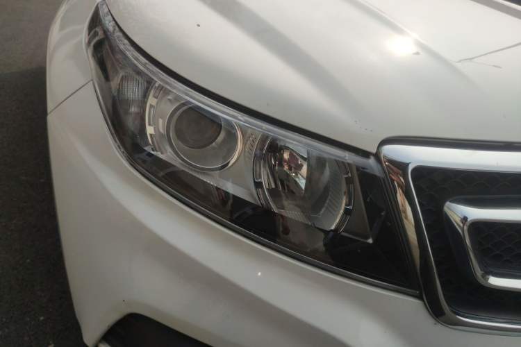 Used BAIC Senova X55 2016 1.5T CVT Comfort Version Right Front Headlight