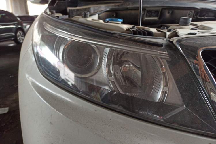 Used BAIC Senova X55 2016 1.5T CVT Elite Edition Right Front Headlight