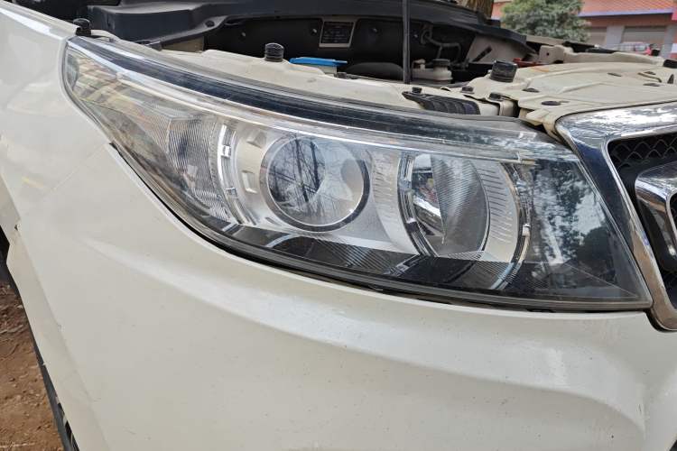 Used BAIC Senova X55 2016 1.5T CVT Elite Edition Right Front Headlight