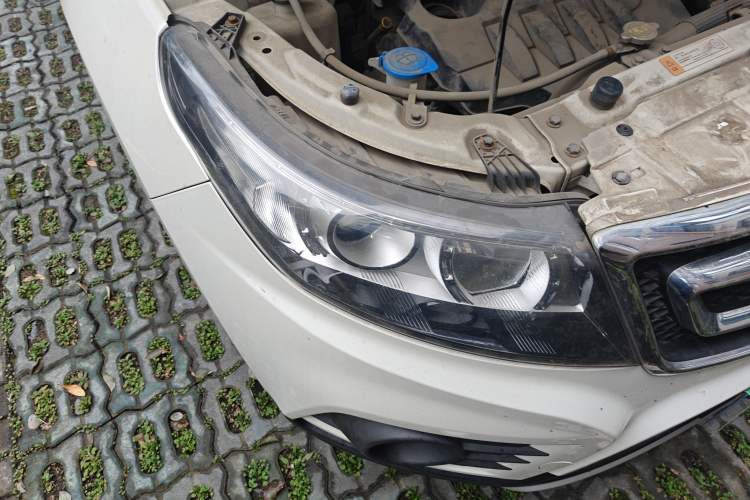 Used BAIC Senova X55 2016 1.5L Manual Comfort Version Right Front Headlight
