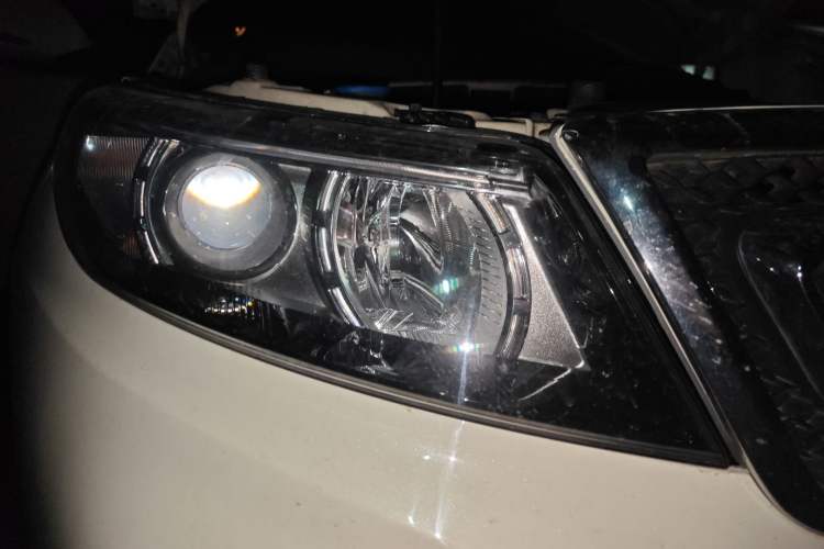 Used BAIC Senova X55 2016 1.5T CVT Elite Edition Right Front Headlight