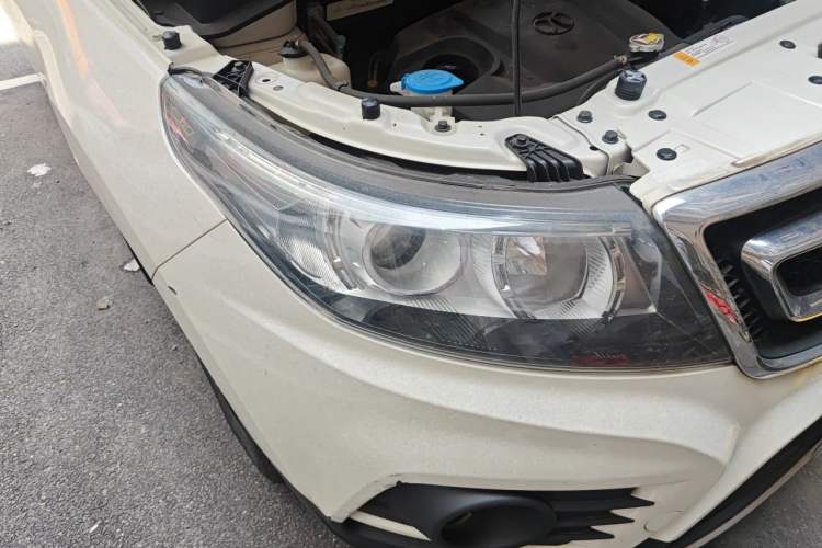 Used BAIC Senova X55 2016 1.5T CVT Elite Edition Right Front Headlight
