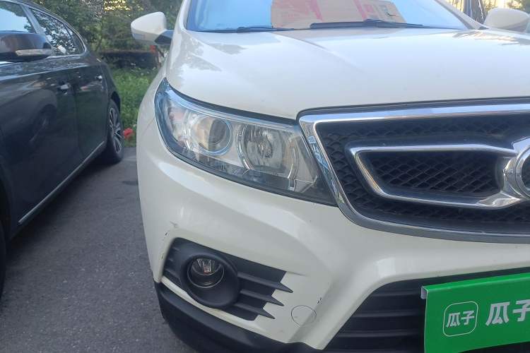 Used BAIC Senova X55 2016 1.5T CVT Comfort Version Right Front Headlight