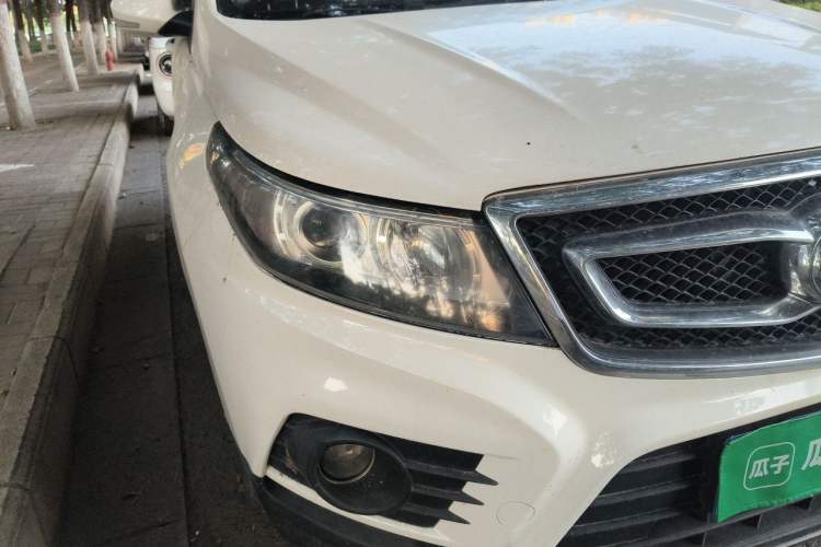 Used BAIC Senova X55 2016 1.5T CVT Elite Edition Right Front Headlight
