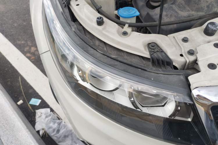 Used BAIC Senova X55 2016 1.5T CVT Elite Edition Right Front Headlight