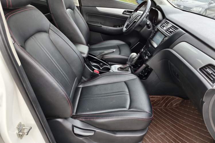 Used BAIC Senova X55 2016 1.5T CVT Elite Edition Right Front Seat