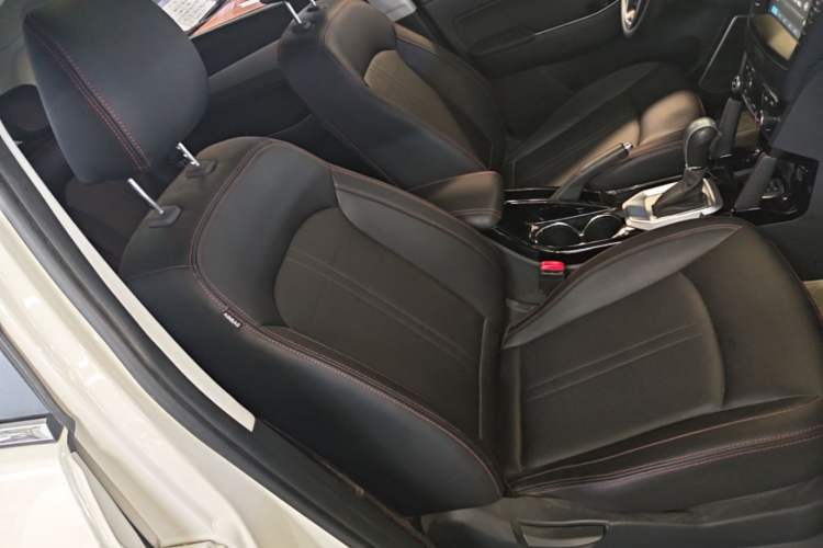Used BAIC Senova X55 2016 1.5T CVT Elite Edition Right Front Seat