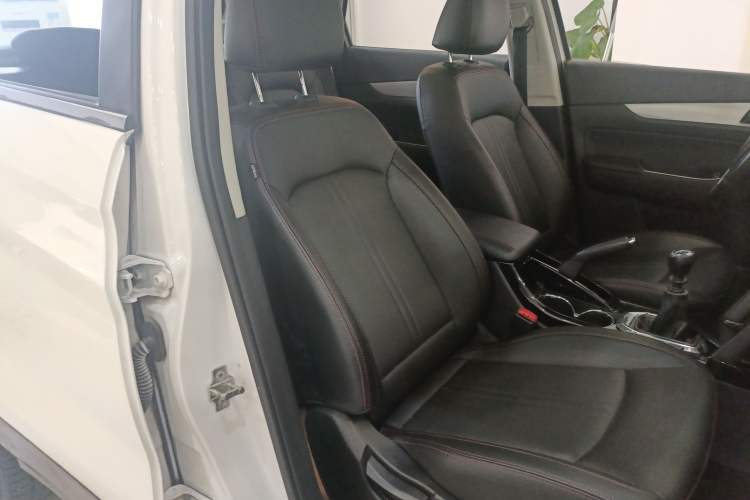 Used BAIC Senova X55 2016 1.5T Manual Elite Edition Right Front Seat