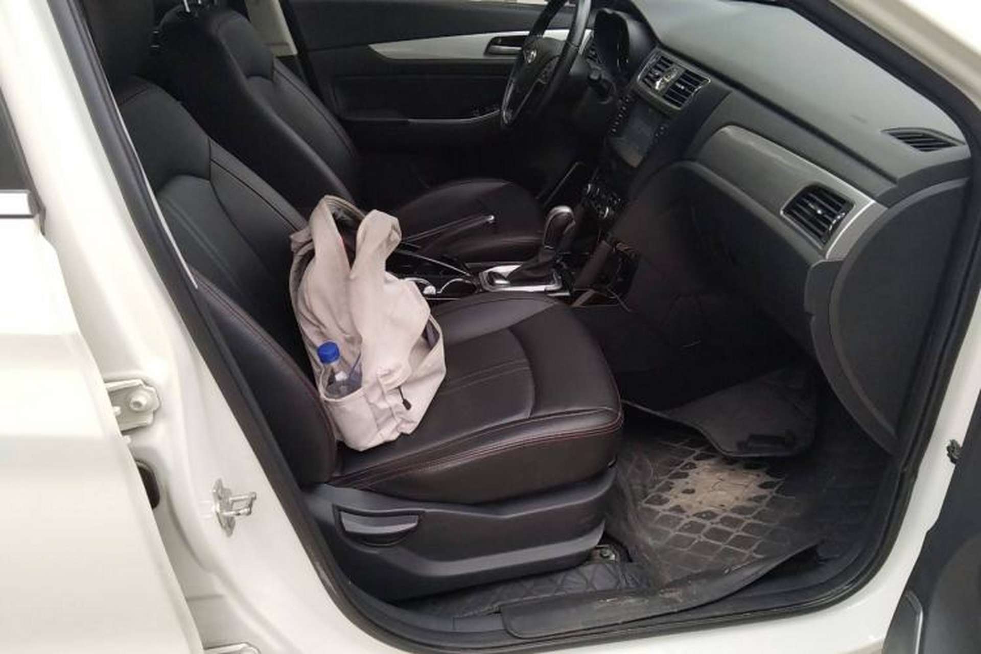 Used BAIC Senova X55 2016 1.5T CVT Elite Edition Right Front Seat