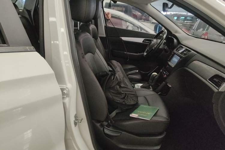 Used BAIC Senova X55 2016 1.5T CVT Elite Edition Right Front Seat