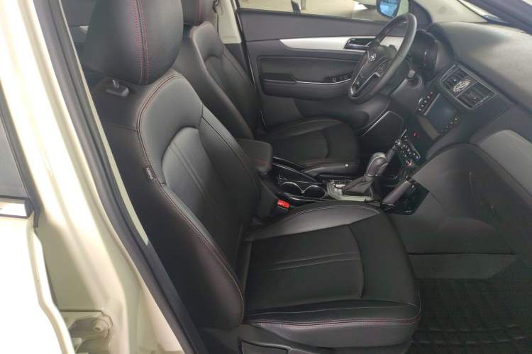 Used BAIC Senova X55 2016 1.5T CVT Elite Edition Right Front Seat
