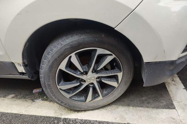 Used BAIC Senova X55 2016 1.5T Manual Elite Edition Right Front Wheel Hub