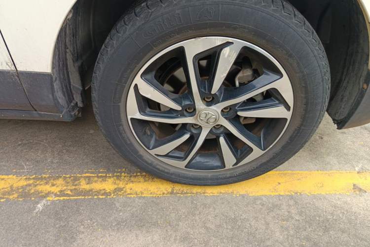 Used BAIC Senova X55 2016 1.5L Manual Elite Edition Right Front Wheel Hub