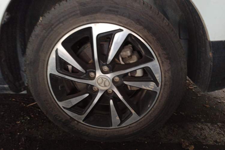 Used BAIC Senova X55 2016 1.5T CVT Elite Edition Right Front Wheel Hub