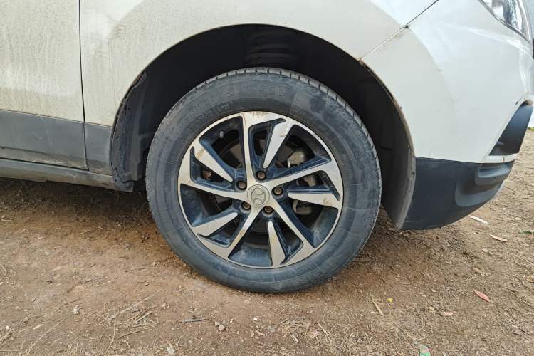 Used BAIC Senova X55 2016 1.5T CVT Elite Edition Right Front Wheel Hub
