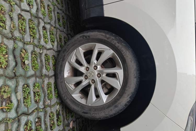 Used BAIC Senova X55 2016 1.5L Manual Comfort Version Right Front Wheel Hub