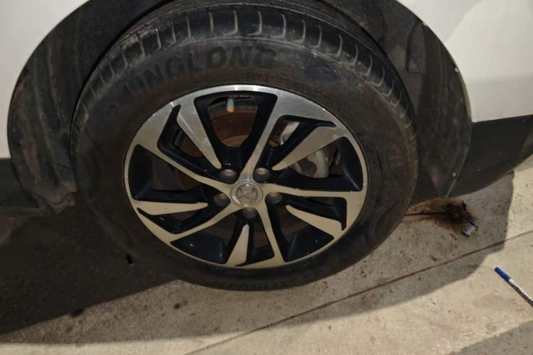 Used BAIC Senova X55  Right Front Wheel Hub