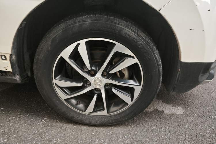 Used BAIC Senova X55 2016 1.5T CVT Elite Edition Right Front Wheel Hub