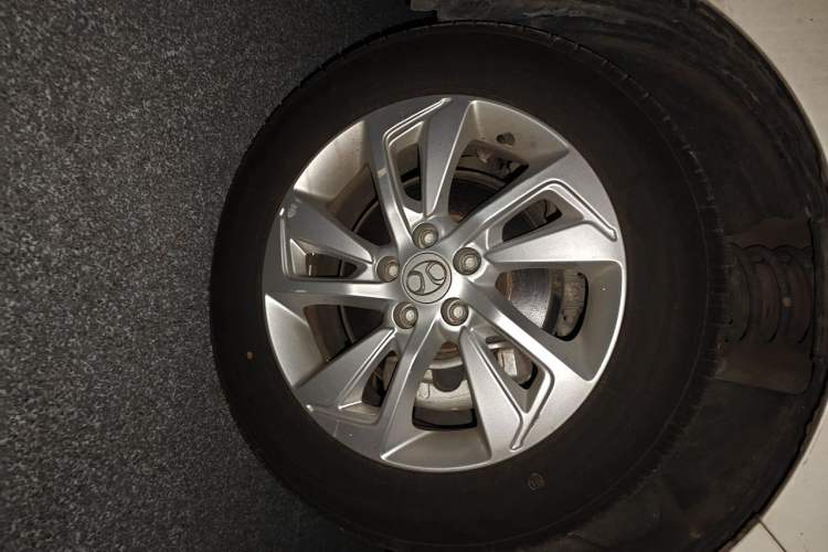Used BAIC Senova X55 2016 1.5T CVT Comfort Version Right Front Wheel Hub
