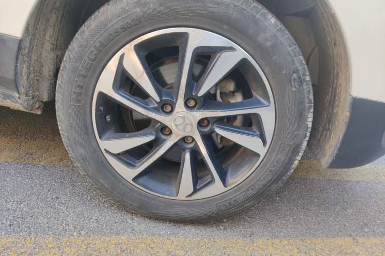 Used BAIC Senova X55 2016 1.5T CVT Elite Edition Right Front Wheel Hub