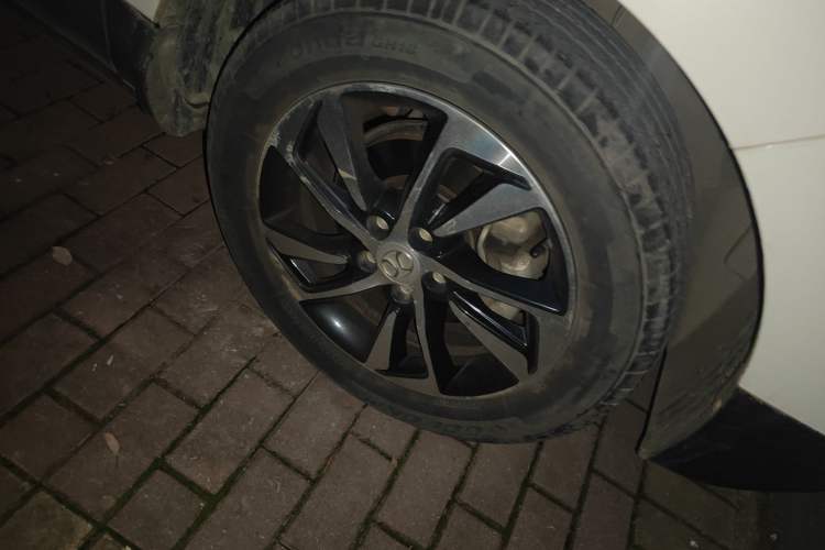 Used BAIC Senova X55 2016 1.5T CVT Elite Edition Right Front Wheel Hub