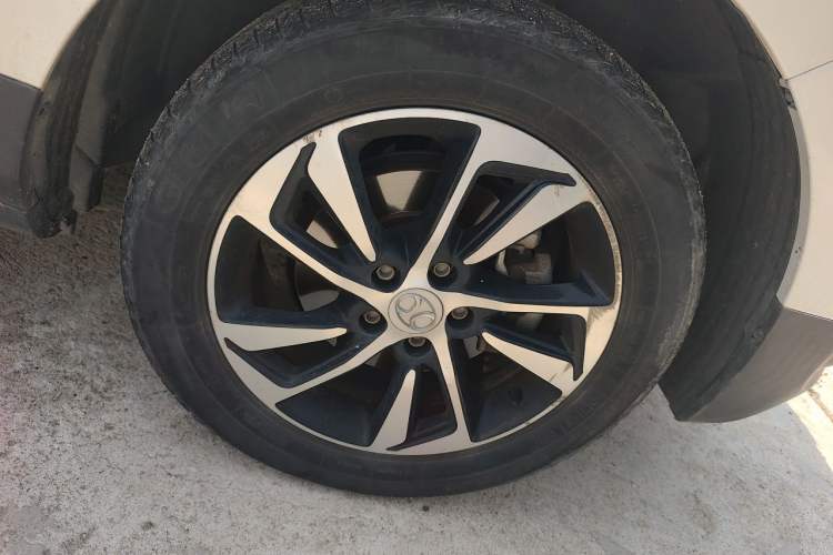 Used BAIC Senova X55 2016 1.5T CVT Luxury Edition Right Front Wheel Hub