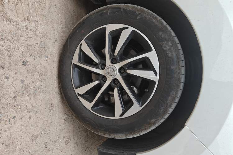 Used BAIC Senova X55 2016 1.5T CVT Luxury Edition Right Front Wheel Hub
