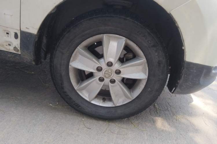 Used BAIC Senova X55 2016 1.5L Manual Standard Edition Right Front Wheel Hub