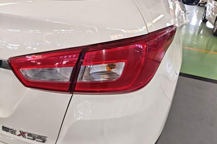 Used BAIC Senova X55 2016 1.5T CVT Elite Edition Right Rear Taillight