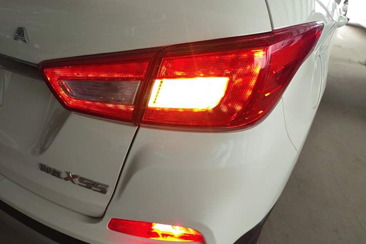 Used BAIC Senova X55 2016 1.5T CVT Elite Edition Right Rear Taillight