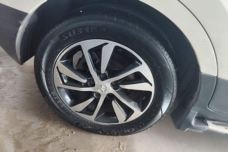 Used BAIC Senova X55 2016 1.5T CVT Elite Edition Right Rear Wheel Hub