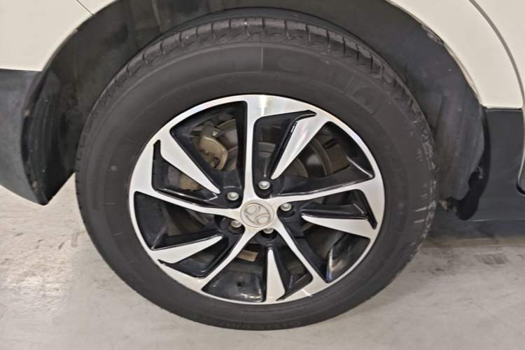 Used BAIC Senova X55 2016 1.5T CVT Elite Edition Right Rear Wheel Hub