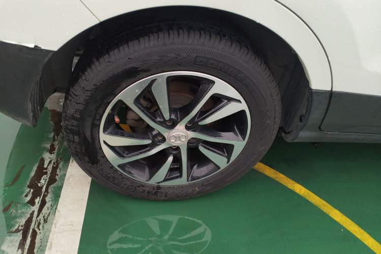 Used BAIC Senova X55 2016 1.5T CVT Elite Edition Right Rear Wheel Hub