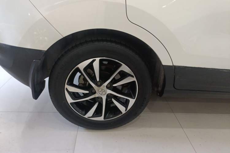 Used BAIC Senova X55 2016 1.5T Manual Elite Edition Right Rear Wheel Hub