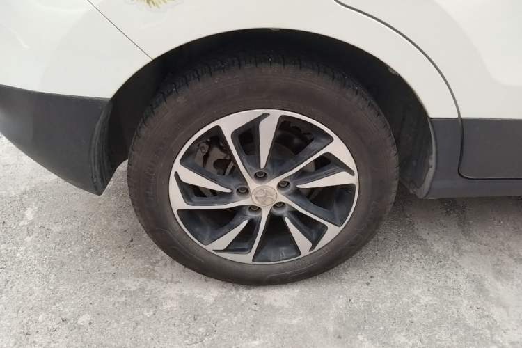 Used BAIC Senova X55 2016 1.5T CVT Elite Edition Right Rear Wheel Hub
