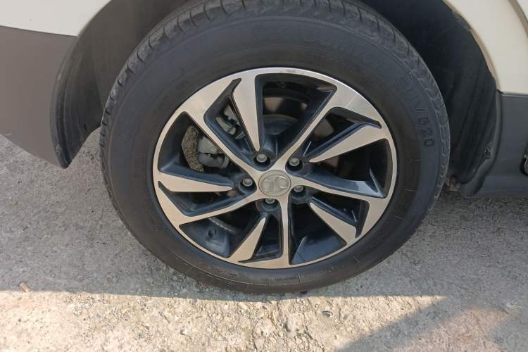 Used BAIC Senova X55 2016 1.5T CVT Elite Edition Right Rear Wheel Hub