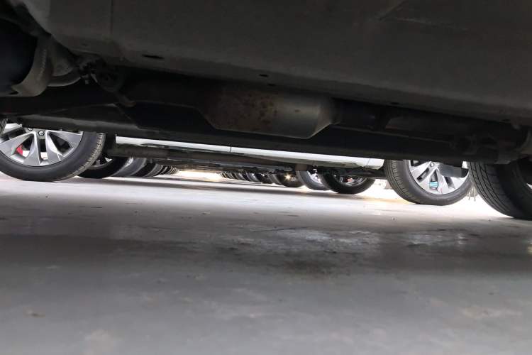 Used BAIC Senova X55 2016 1.5T CVT Elite Edition Right Side Sill