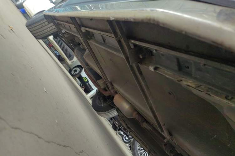 Used BAIC Senova X55 2016 1.5T CVT Elite Edition Right Side Sill