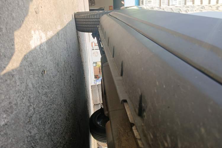 Used BAIC Senova X55 2016 1.5T CVT Elite Edition Right Side Sill