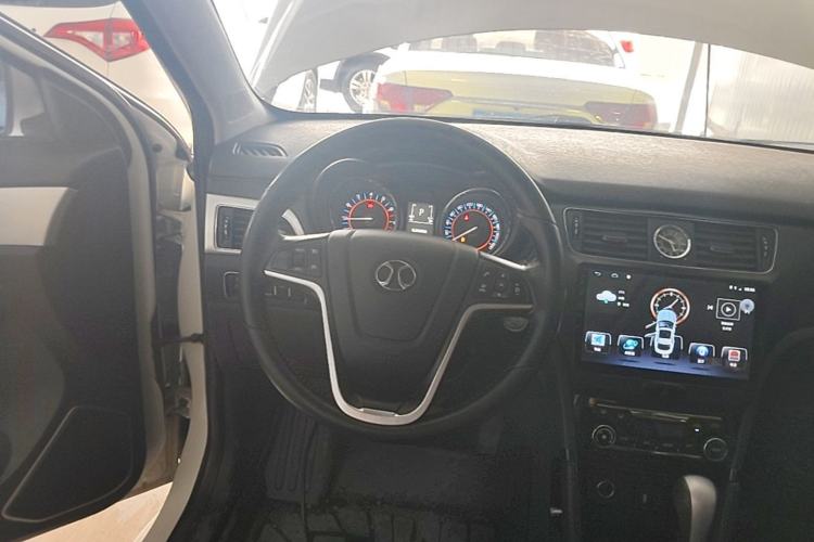 Used BAIC Senova X55 2016 1.5T CVT Elite Edition Steering Wheel