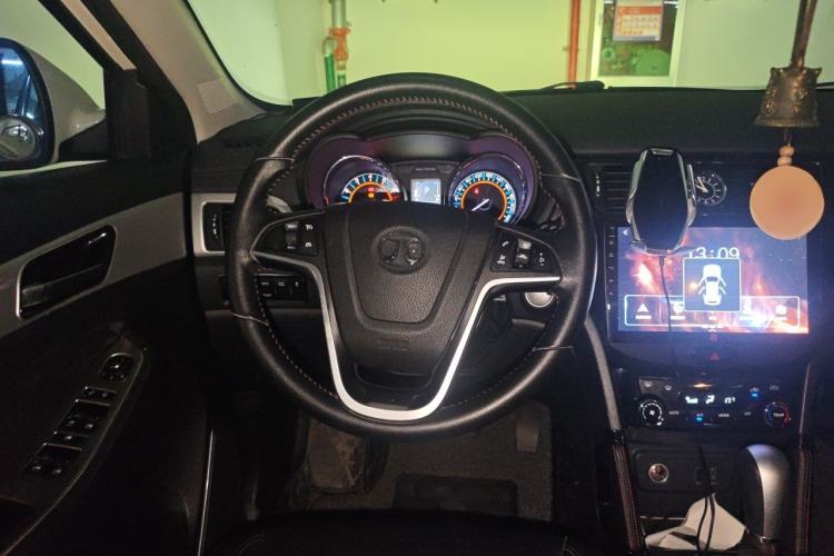 Used BAIC Senova X55 2016 1.5T CVT Elite Edition Steering Wheel