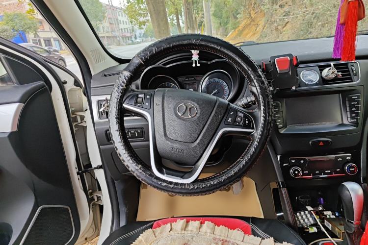 Used BAIC Senova X55 2016 1.5T CVT Elite Edition Steering Wheel