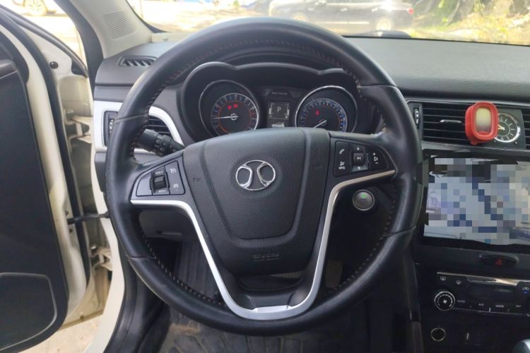 Used BAIC Senova X55 2016 1.5T CVT Elite Edition Steering Wheel