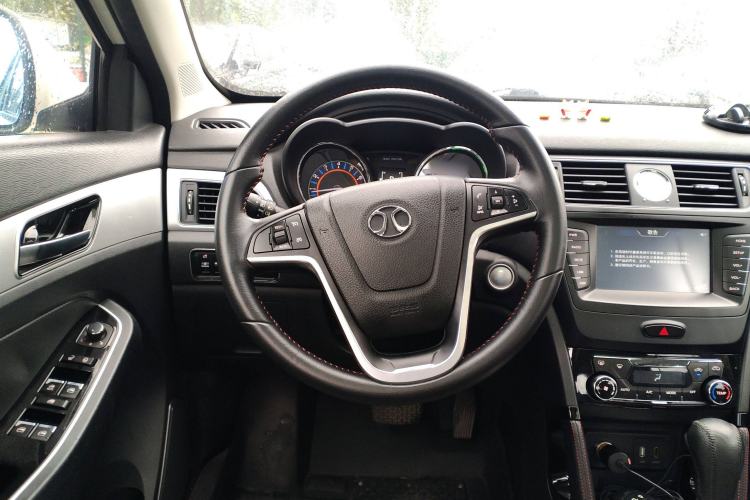 Used BAIC Senova X55 2016 1.5T CVT Elite Edition Steering Wheel