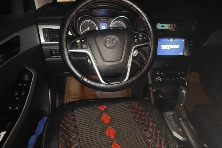 Used BAIC Senova X55 2016 1.5T CVT Elite Edition Steering Wheel