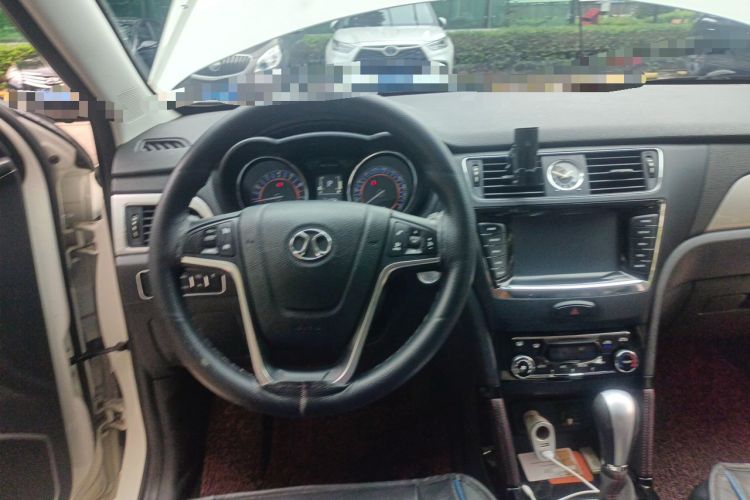 Used BAIC Senova X55 2016 1.5T CVT Luxury Edition Steering Wheel