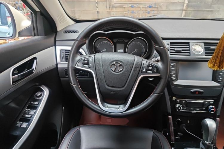 Used BAIC Senova X55 2016 1.5T CVT Elite Edition Steering Wheel