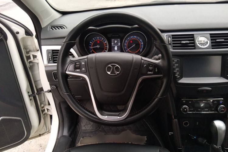 Used BAIC Senova X55 2016 1.5T CVT Elite Edition Steering Wheel